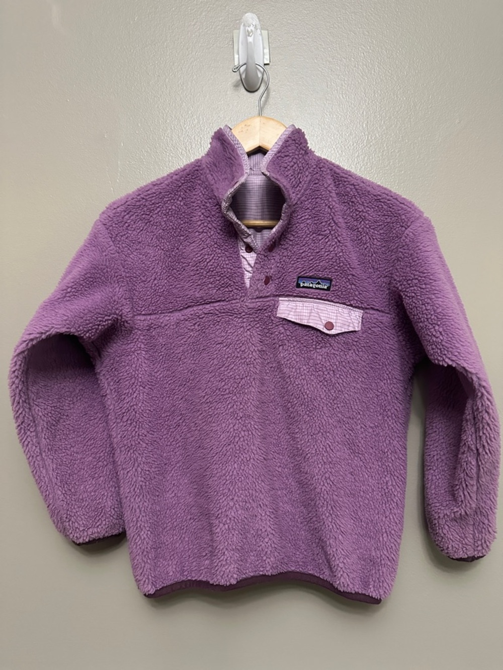 Girls Patagonia reversible purple pullover jacket Sz L 12-14